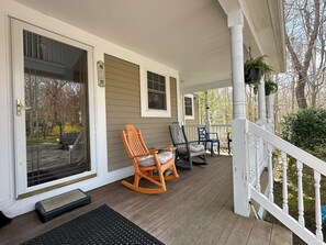 Great front porch! 