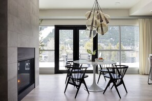 Dining - Penthouse on Glenwood 401 - Jackson Hole, WY -  Luxury Villa Rental