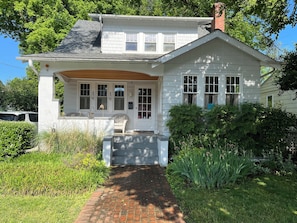 Gorgeous House, within walking distance of everything!