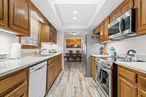 Kitchen (1)