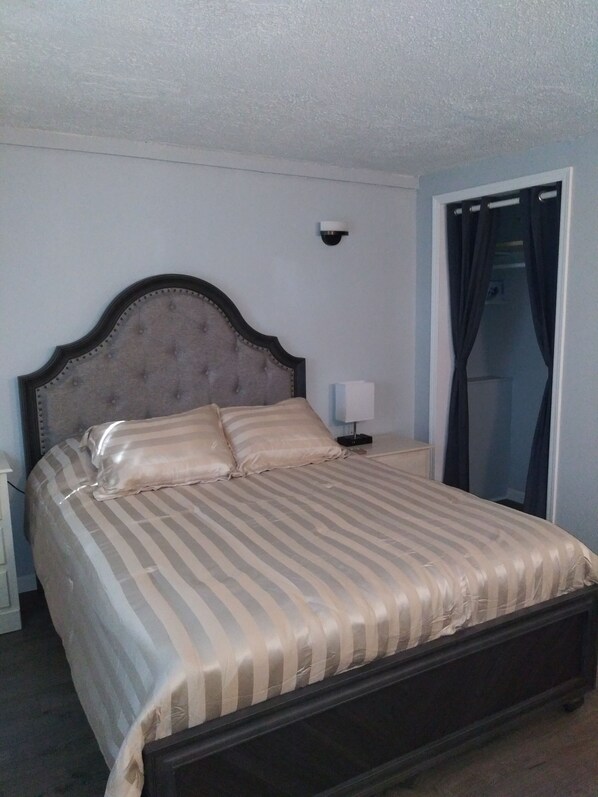 Queen bed