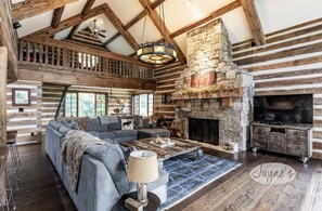 Great Room &amp; Fireplace