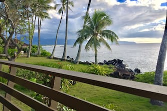 Oceanfront, 3 Bedroom Private Home, North Shore Oahu with Amazing Views!