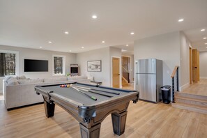 Regulation-size pool table & 2nd full-size fridge for extra snacks & drinks 