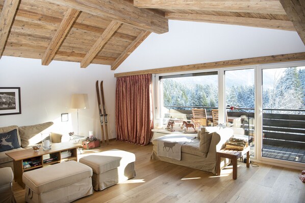 Living area with balcony