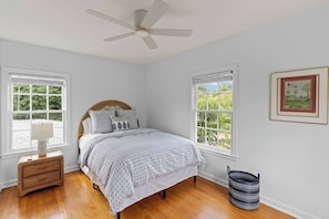 Aesthetically pleasing interior of the Queen bedroom