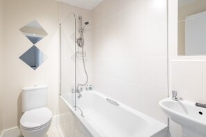 Castle Reach, Scarborough - Host & Stay