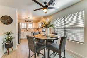 Dining Area | Dishware/Flatware Provided