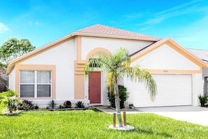Lovely 3 bed, 2 baths home on the Lindfields Estate