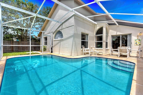 Beautiful, private sun drenched pool