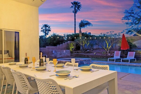 Outdoor dining