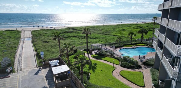 Pool,Water,Swimming Pool,Outdoors,Architecture