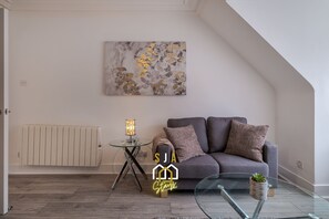 Living Room / Lounge