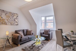 Living Room / Lounge