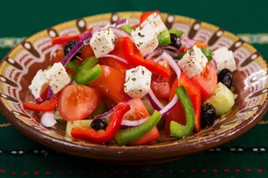 Alimentos y bebidas