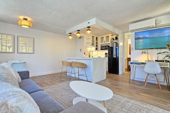 The Pineapple Place, A gorgeous 9th floor Waikiki Apartment + Pool & Spa