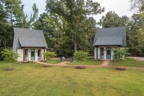 Enjoy the quiet of the country with the convenience of South Tyler just minutes away