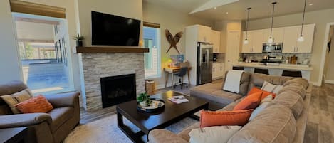 Living Room w/Gas Fireplace
