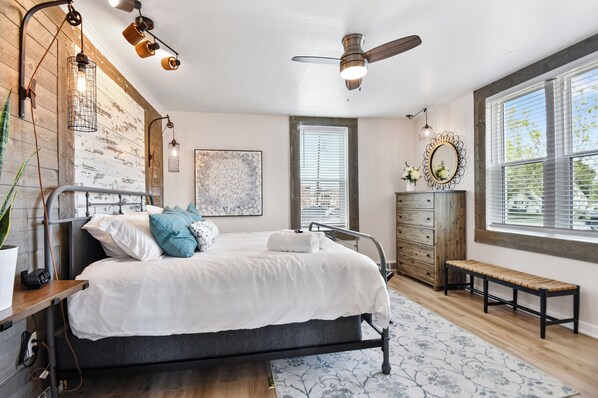 One of the largest rooms in the house, the Master has a large King bed, room to spread out and a small office desk.