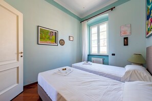 Twin bedroom