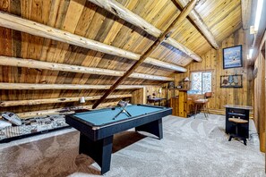 Spielezimmer