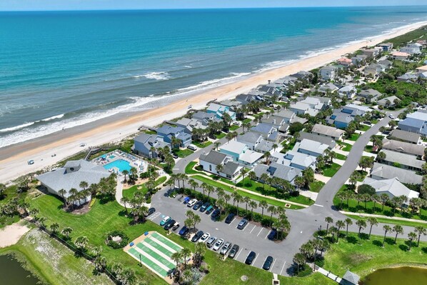 Sea Vista is just a few steps away from the clubhouse, pool, and beach. Enjoy the ease of being close to these great amenities