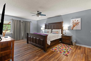 Master suite with King Bed