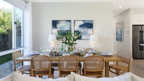 Sommarhuset | Elegant Dining Room