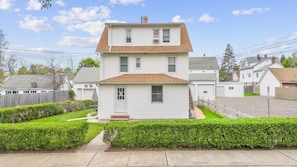 3 Unit house, This unit is the 3rd floor