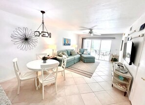 Dining & living areas