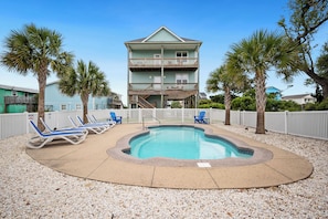 Exterior / Pool Area