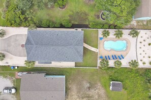 Exterior / Landscaping