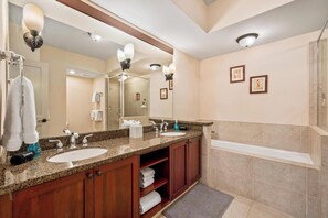 Double vanity in primary bathroom