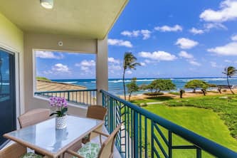 Waipouli Beach Resort Royal OCEANFRONT & Beach View Condo! Pool, Central AC