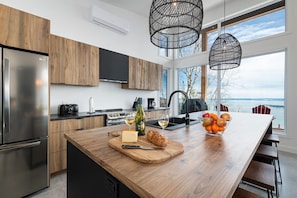 Chinook 166 | Spectacular views, Pool table, spa (1291)
