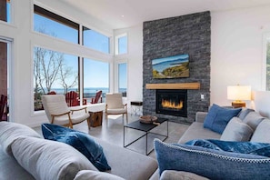 Chinook 166 | Spectacular views, Pool table, spa (1288)