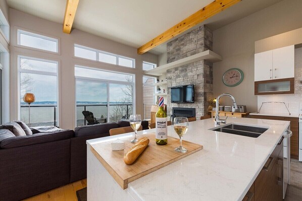 Lake views with gourmet meals.