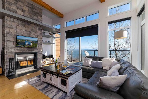 Le Meridien de Charlevoix 35 |  Contemporary Comfort (1870)
