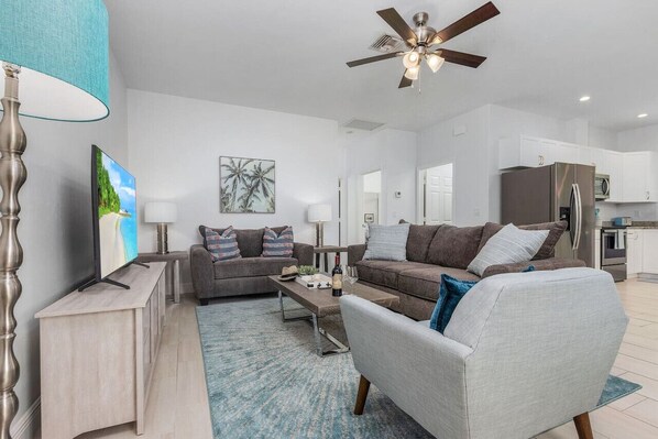 Comfortable living area with queen size pull out sofa bed. Smart TV with access to most popular streaming apps.