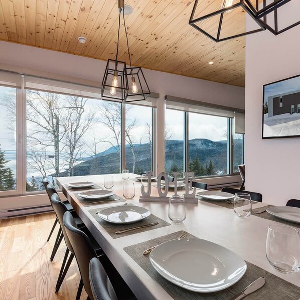 Le Rupin 77 | Luxury Contemporary, Spa, River View (397)