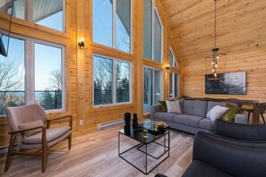 Relax in style. Stunning mountain panorama.