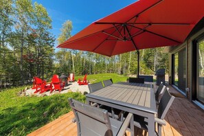 Dine al fresco under the summer sun.