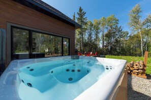 Dive into summer bliss in your private spa!