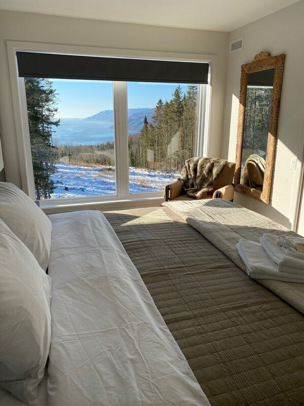 Wake up to vibrant views right from bed.