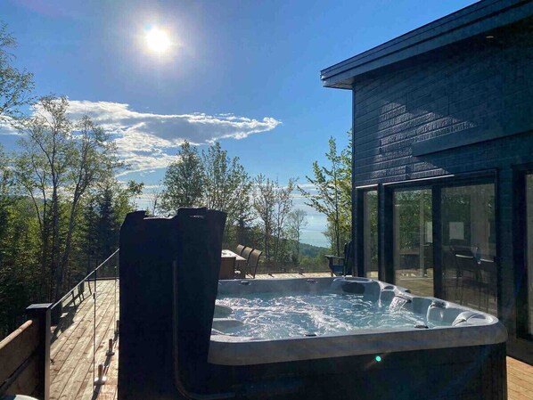 Solar 79  Spa, BBQ magnificent layout & view (856)