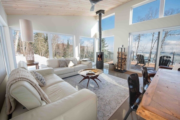 Chez Annie 215 | Comfortable bliss, spectacular view (493)