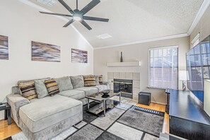 Very comfortable seating on this sectional sofa.
