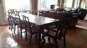 Dining Room can seat 8
