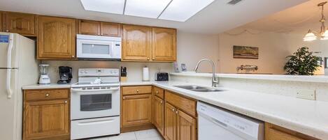 Indoors,Kitchen,Microwave,Oven,Sink