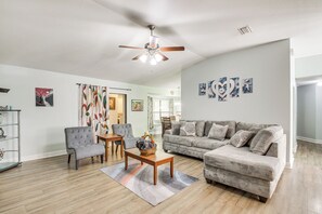 Living Room | Smart TV | Free WiFi